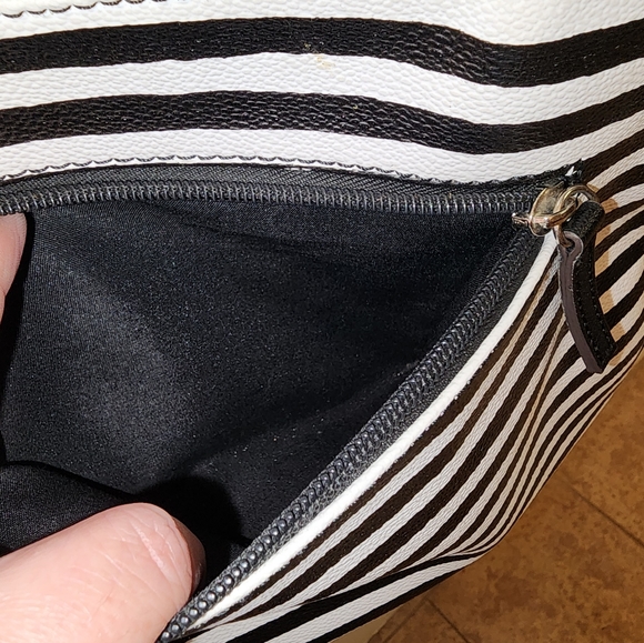 Liz Claiborne Shoulder Bag  🖤EUC🤍 - Picture 11 of 16